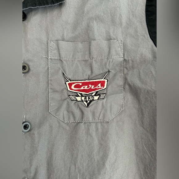 Disney parks‎ authentic cars button down t shirt size small - Picture 2 of 5